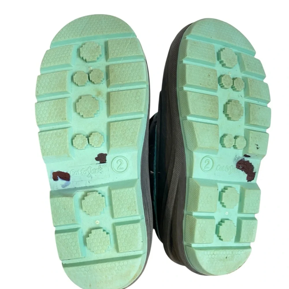 Cat & Jack Cordie Winter snow boots Childs 2 Thermolite water-resist Gray Green